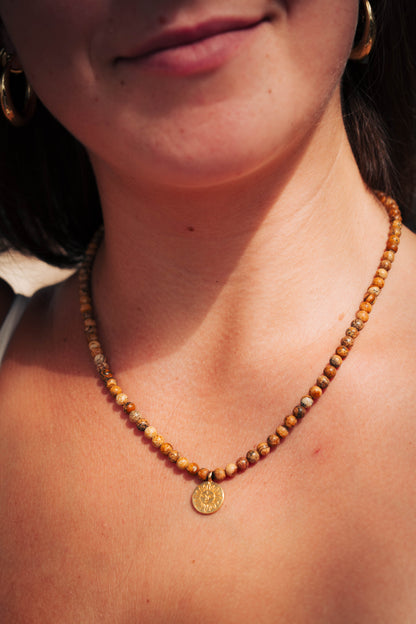 שרשרת שמש ג׳ספר חום‎