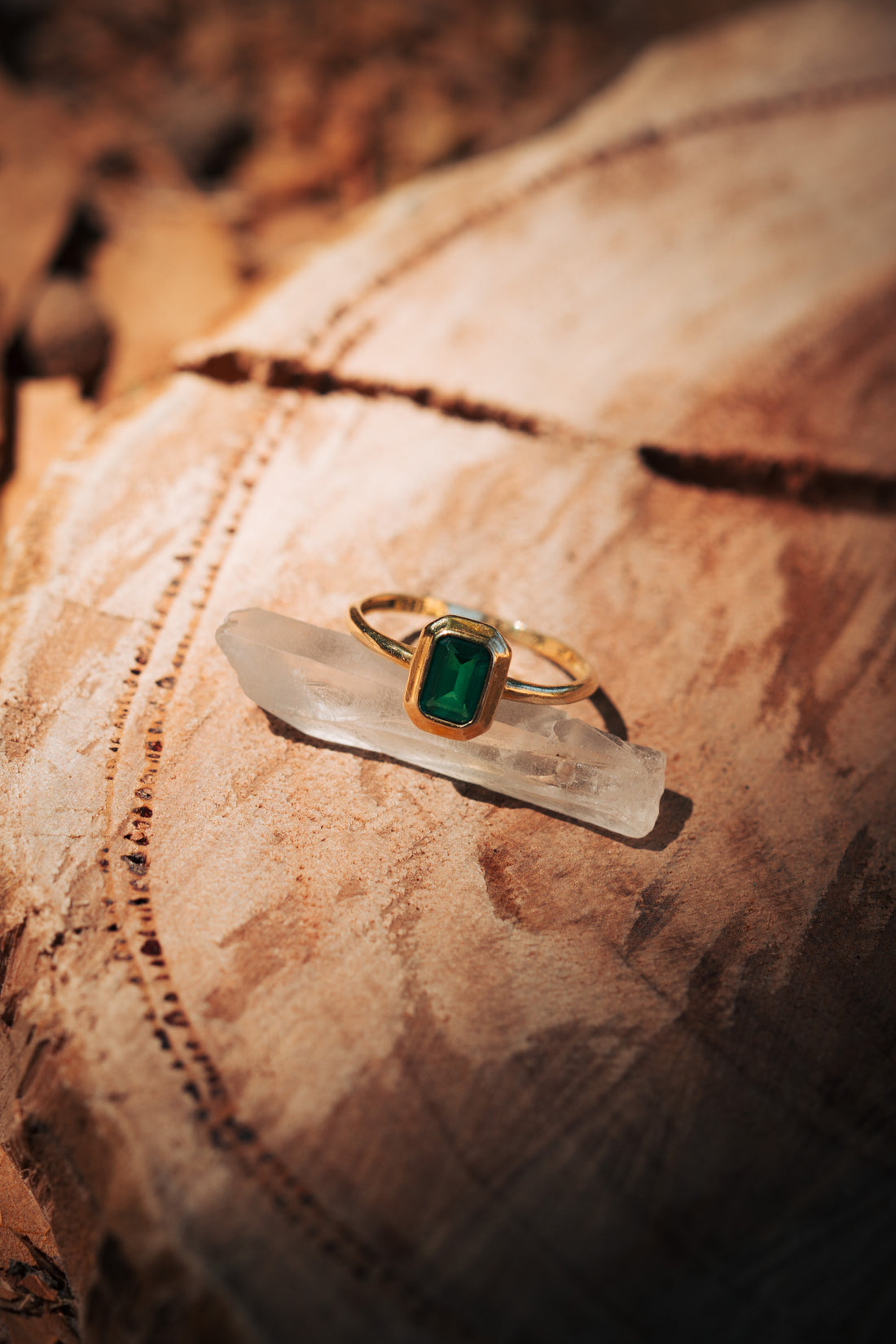 טבעת זהב עם אמרלד